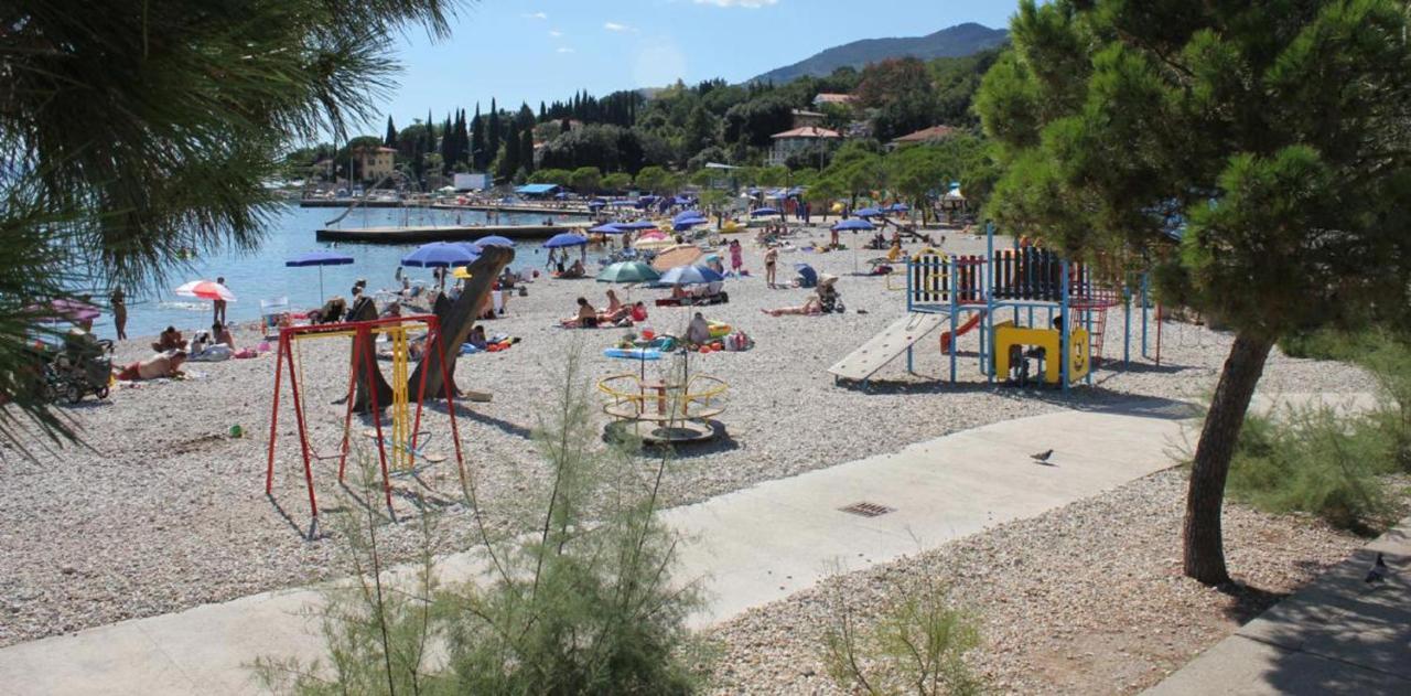 Apartman Vida Ičići Exteriör bild